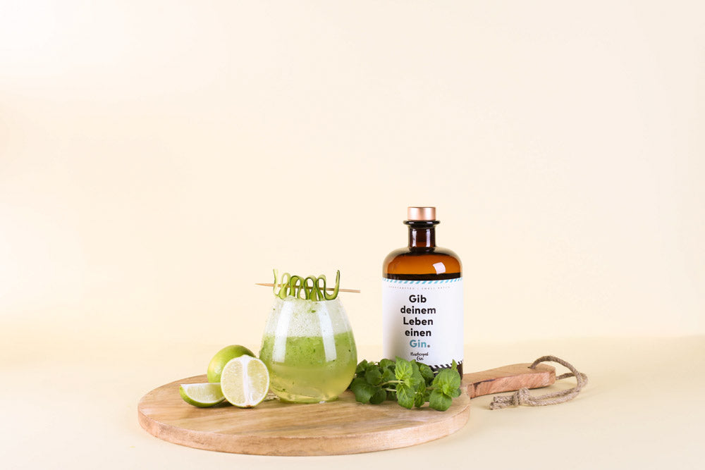 Muntere Minze das Rezept für den perfekten Sommerdrink mit unserem Flaschenpost Gin: Gib deinem Leben einen Gin