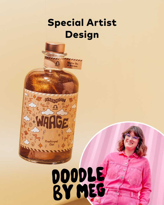 Für das einzigartige & besondere Design unseres AstroloGins haben wir uns prominente Unterstützung geholt – von Doodle by Meg! Sie hat uns 4 verschiedene Designs zu den verschiedenen Tierzeichen Elementen gezaubert & diese nochmal an jedes einzelne Sternzeichen angepasst. Damit kommen wir auf 12 verschiedene astrologische Gin Editions. Zu sehen ist unsere Special Edition AstroloGin - Waage by Flaschenpost Gin. 