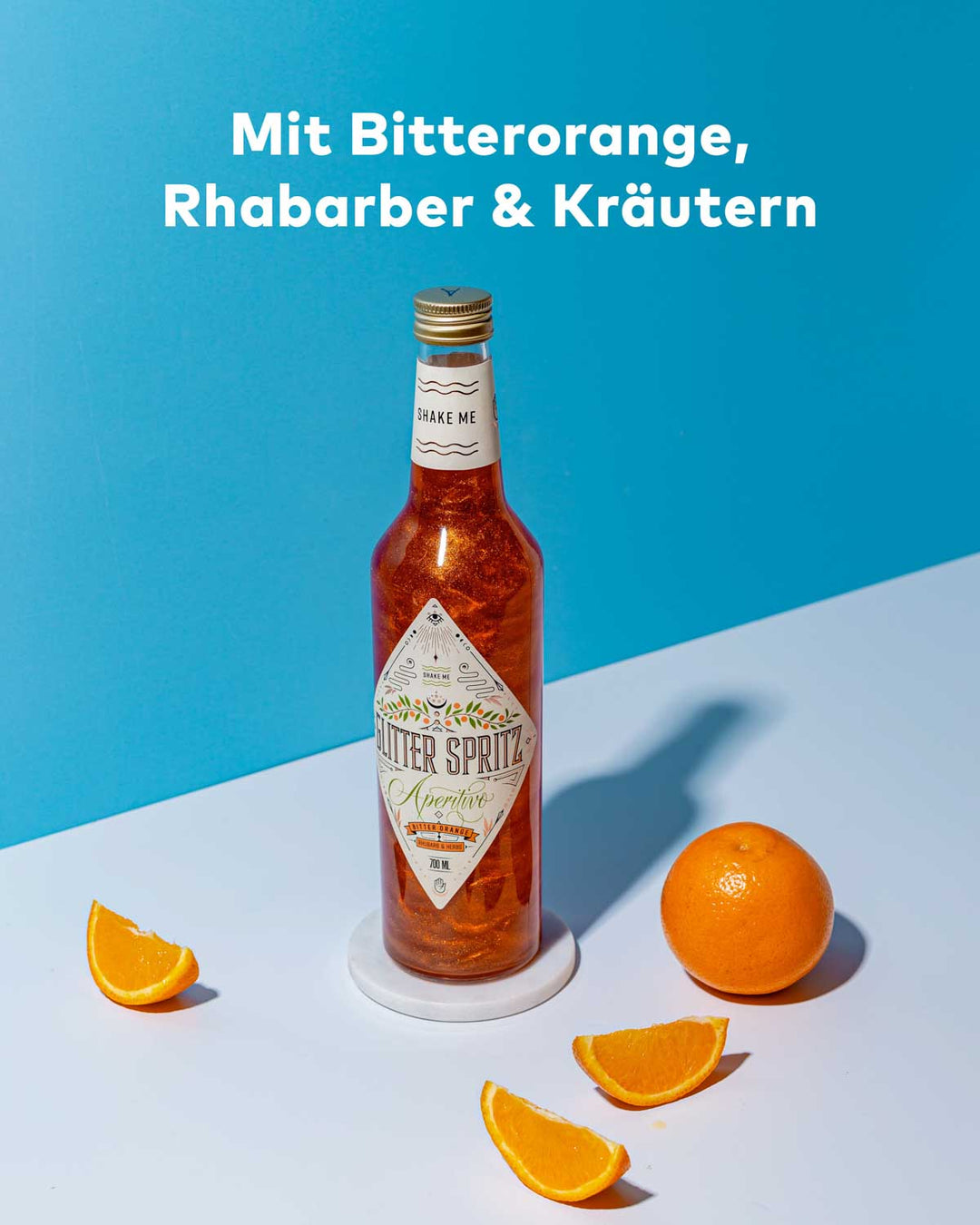 Die Special Botanicals unseres Glitter Spritz sind Bitterorange, Rhabarber und Kräuter und vereinen somit den Geschmack vom italienischem Sommer in deinem Glas. 