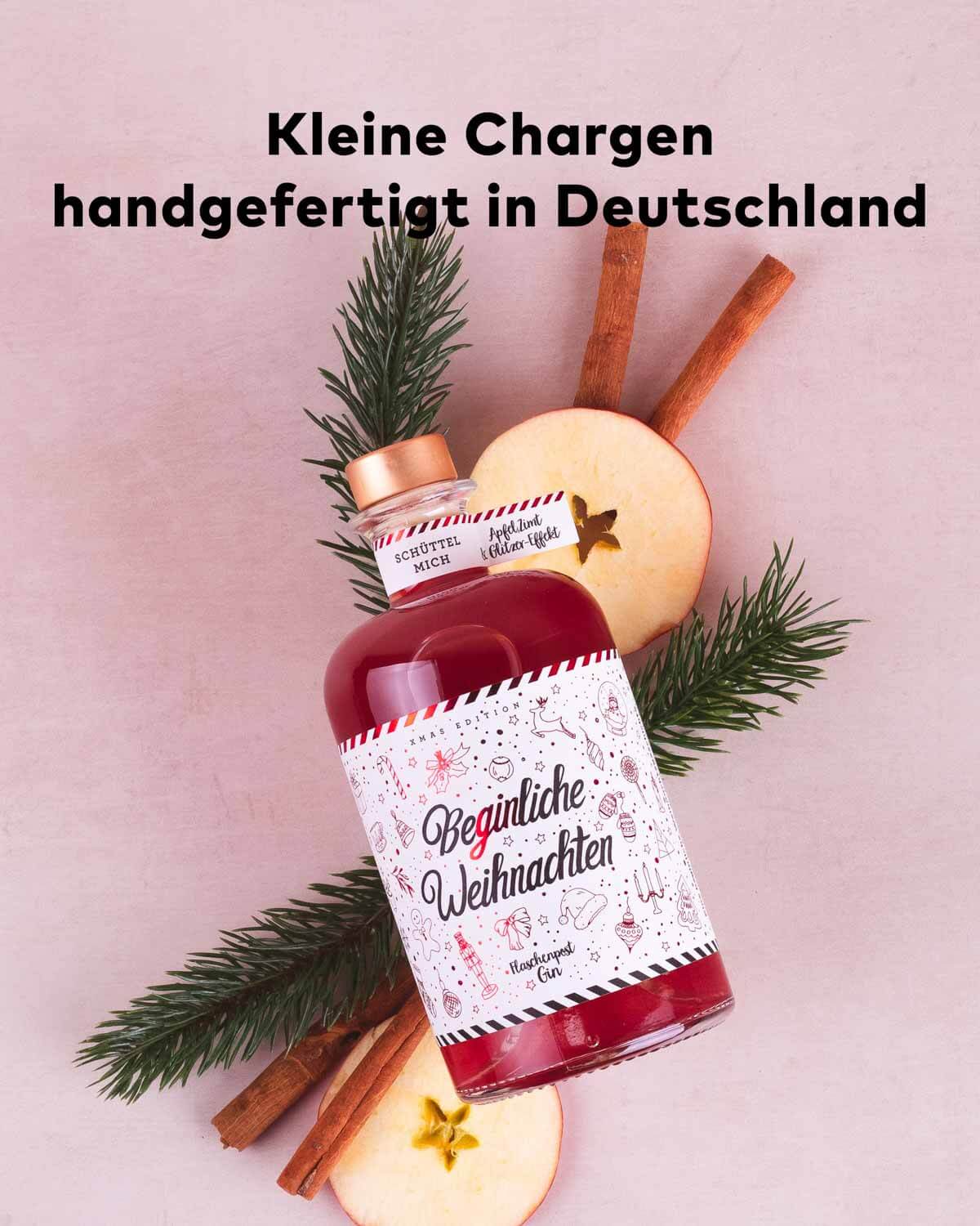 Die Beginliche Weihnachten Limited Edition liegt auf einem weihnachtlichen Bouquet. Sie wird in kleinen Chargen von Hand in Deutschland gefertigt. 